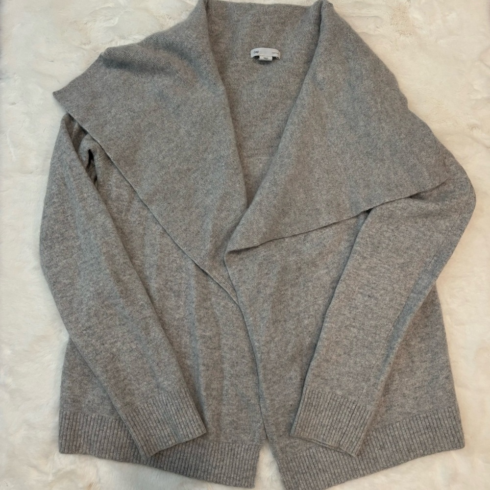 GAP Women's Light Gray Cardigan Sweater